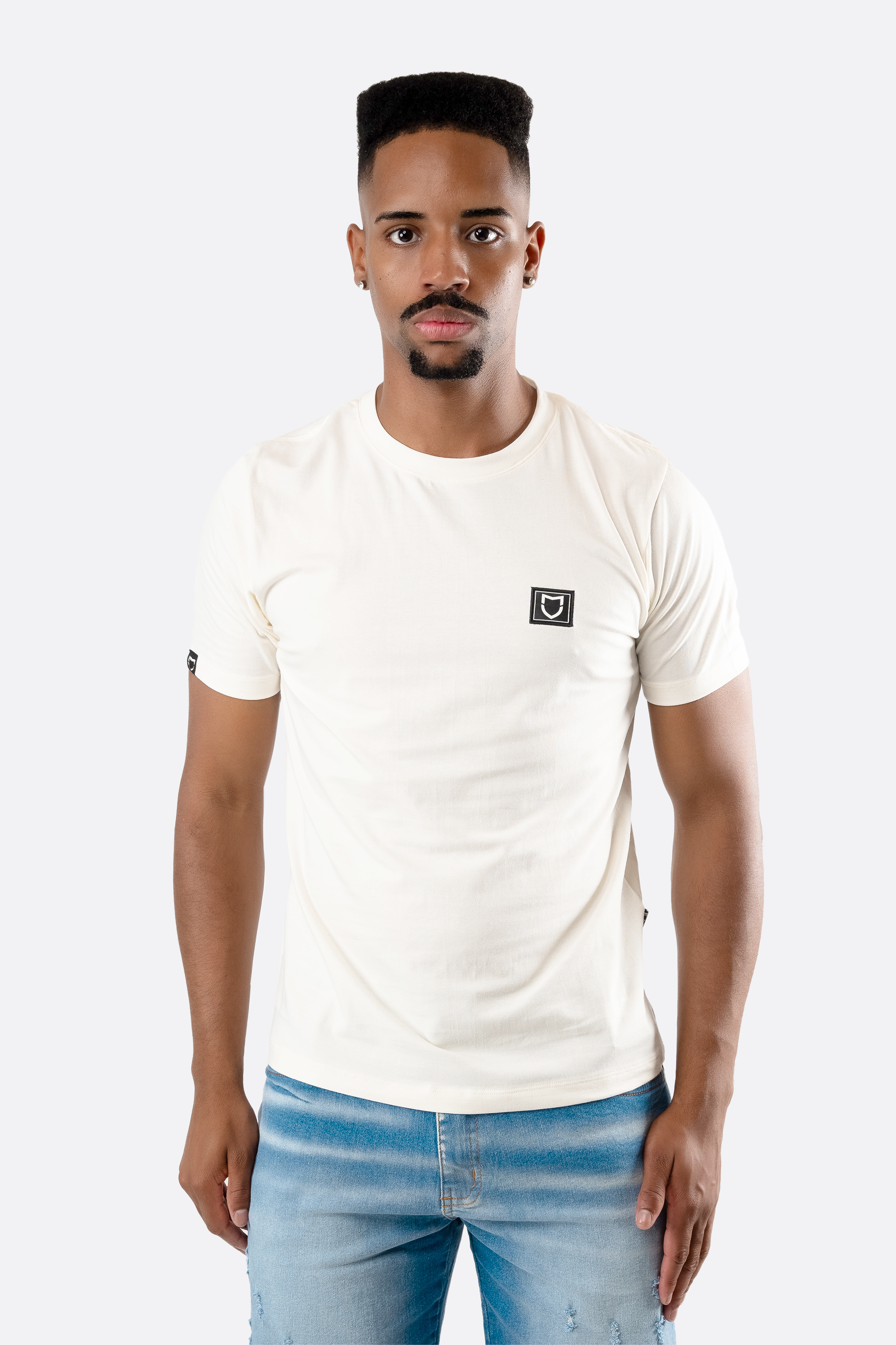 Camiseta Emive Regular Minimalist Off White