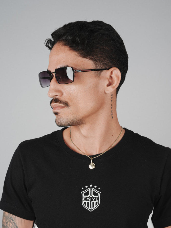 Óculos Escuro Emive Shark - Preto / Fumê - ângulo lateral