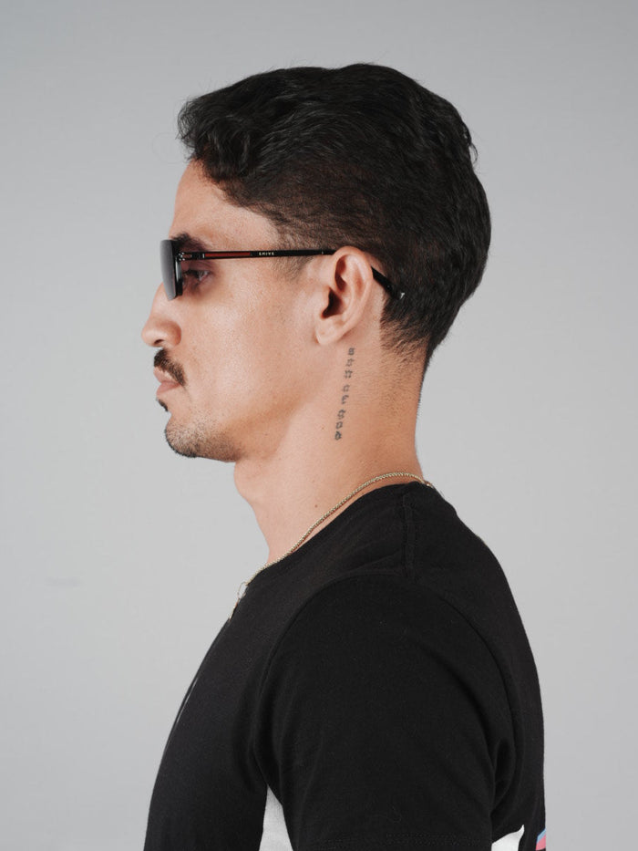 Óculos Escuro Emive Shark - Prata / Fumê - perfil
