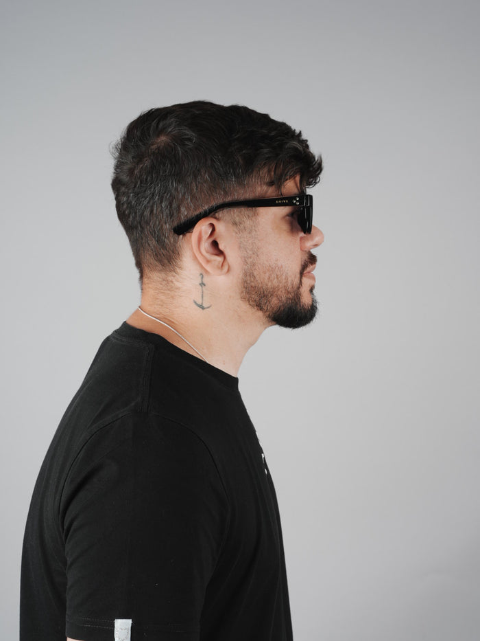 Óculos Escuro Emive Cameleon - Preto / Fumê degradê - perfil