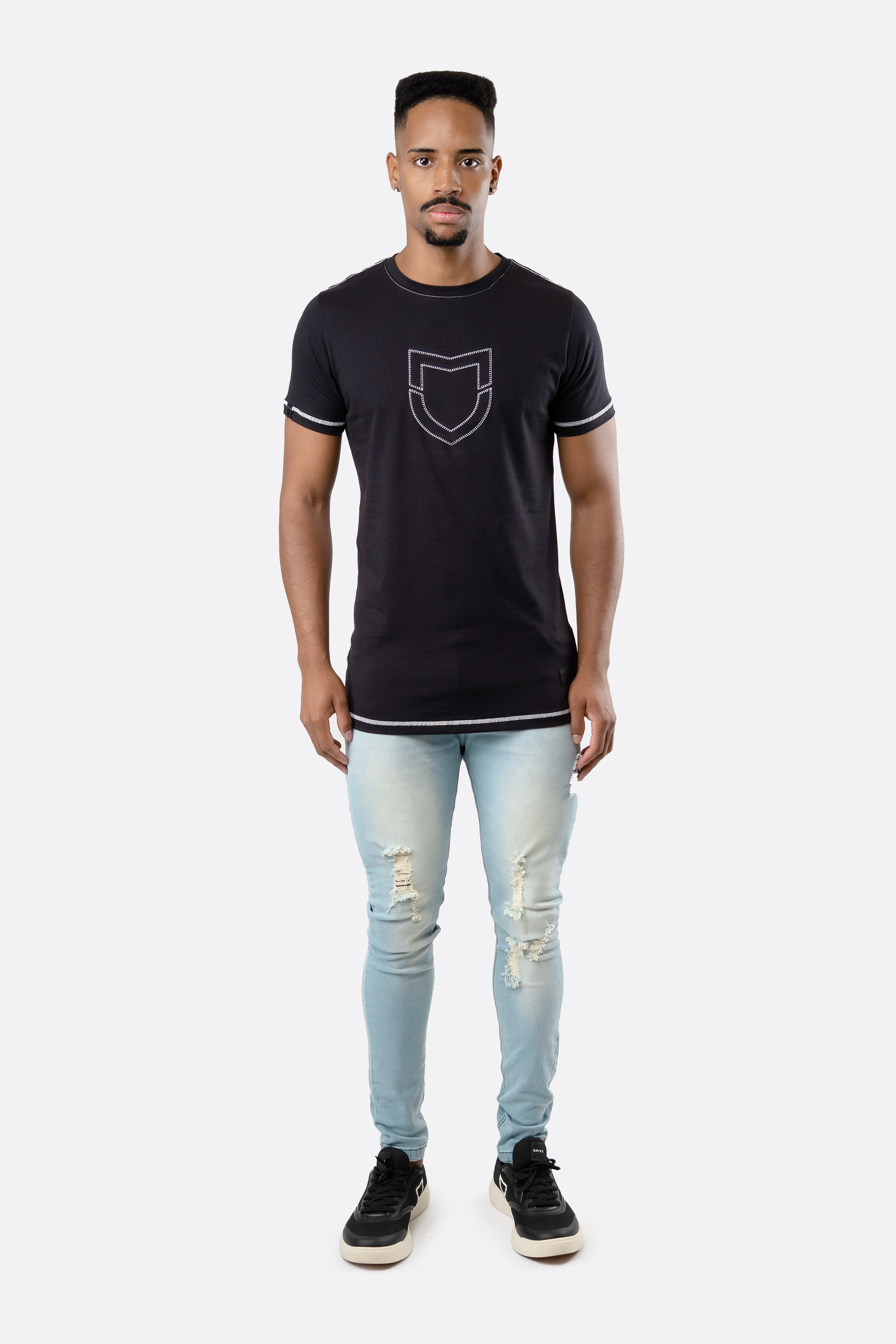 Camiseta Emive Long Logo Bordado Preto