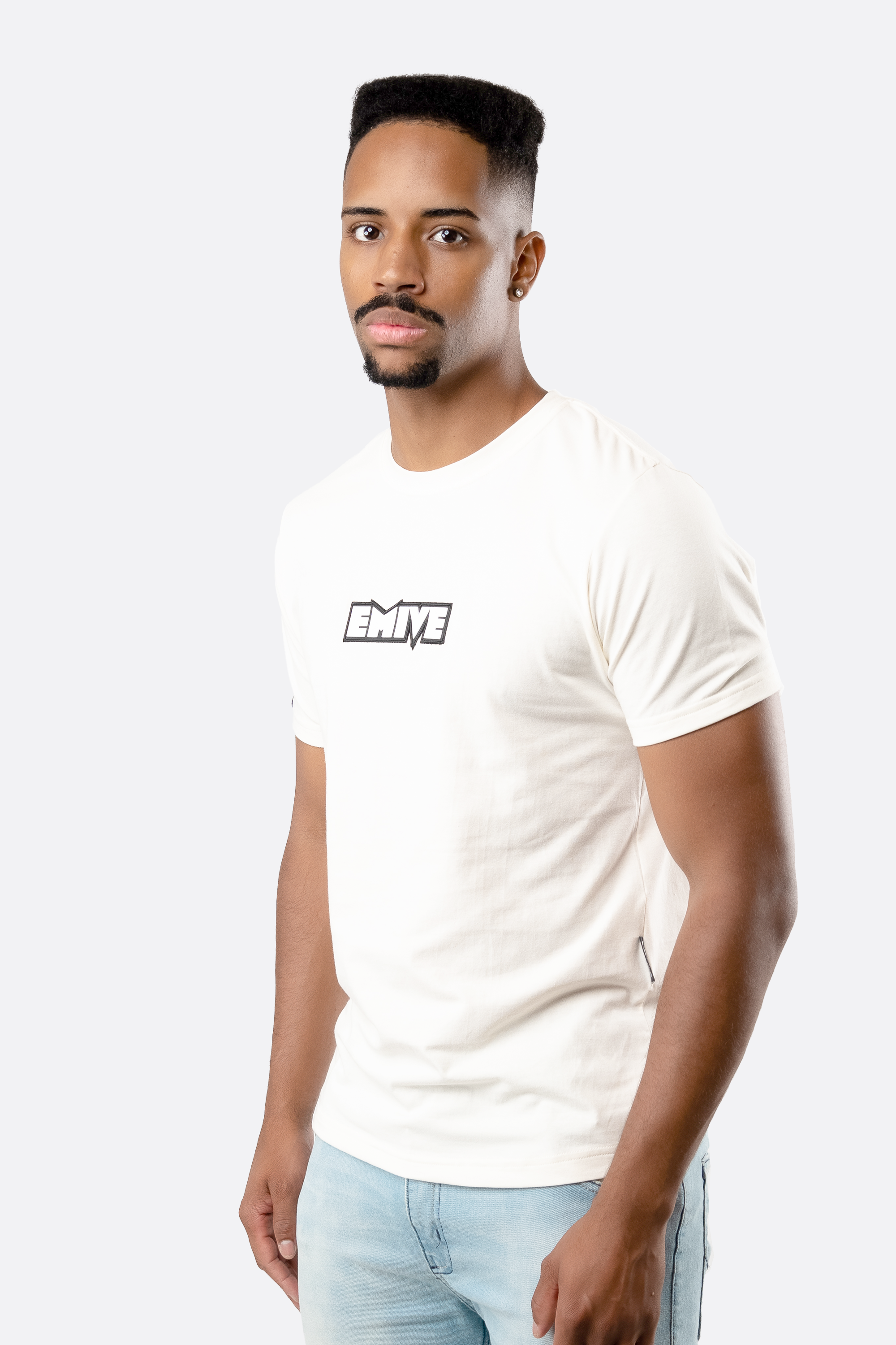 Camiseta Emive Regular Cartoon Off White