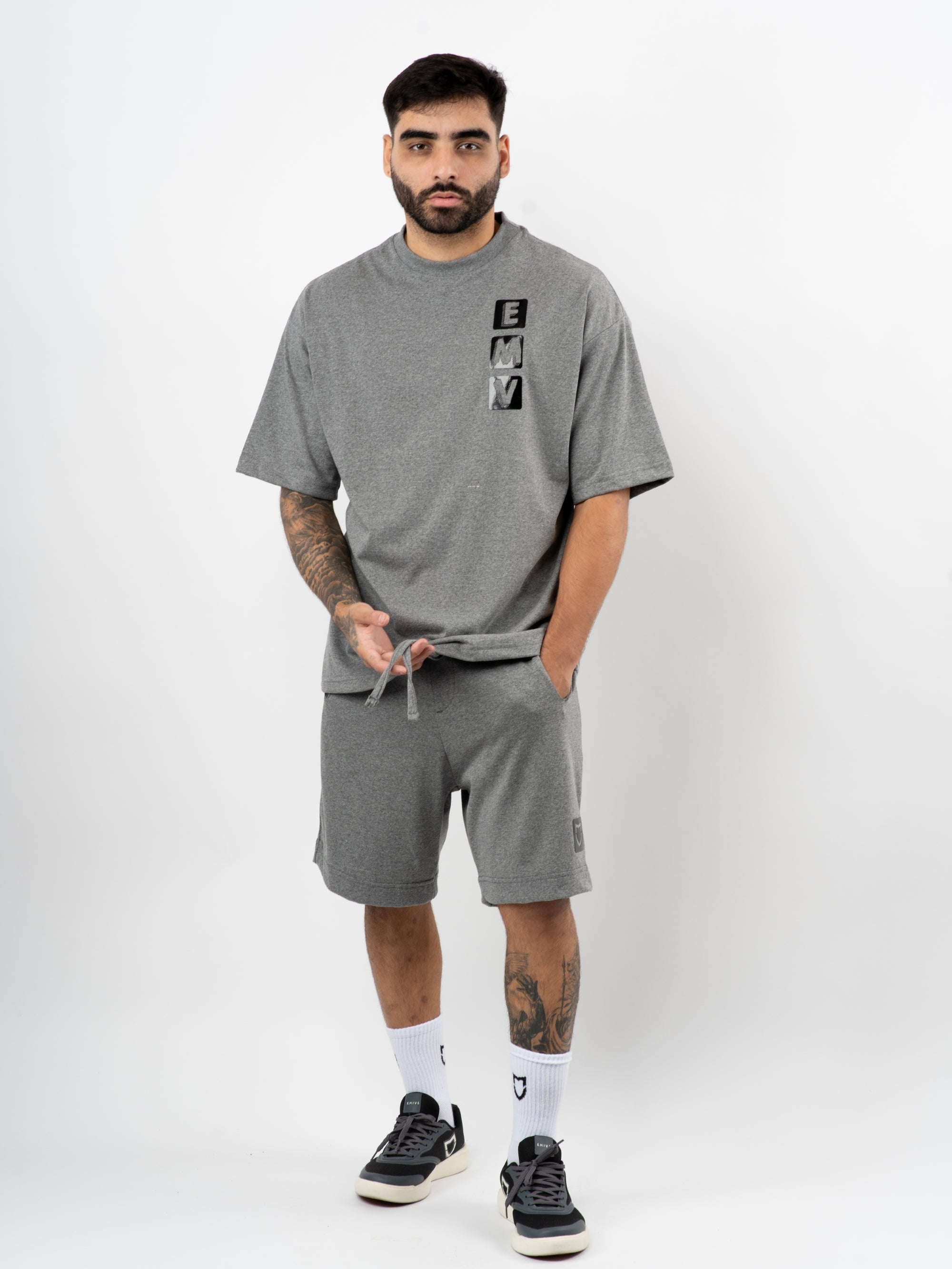 Camiseta Emive Oversized Quads Cinza