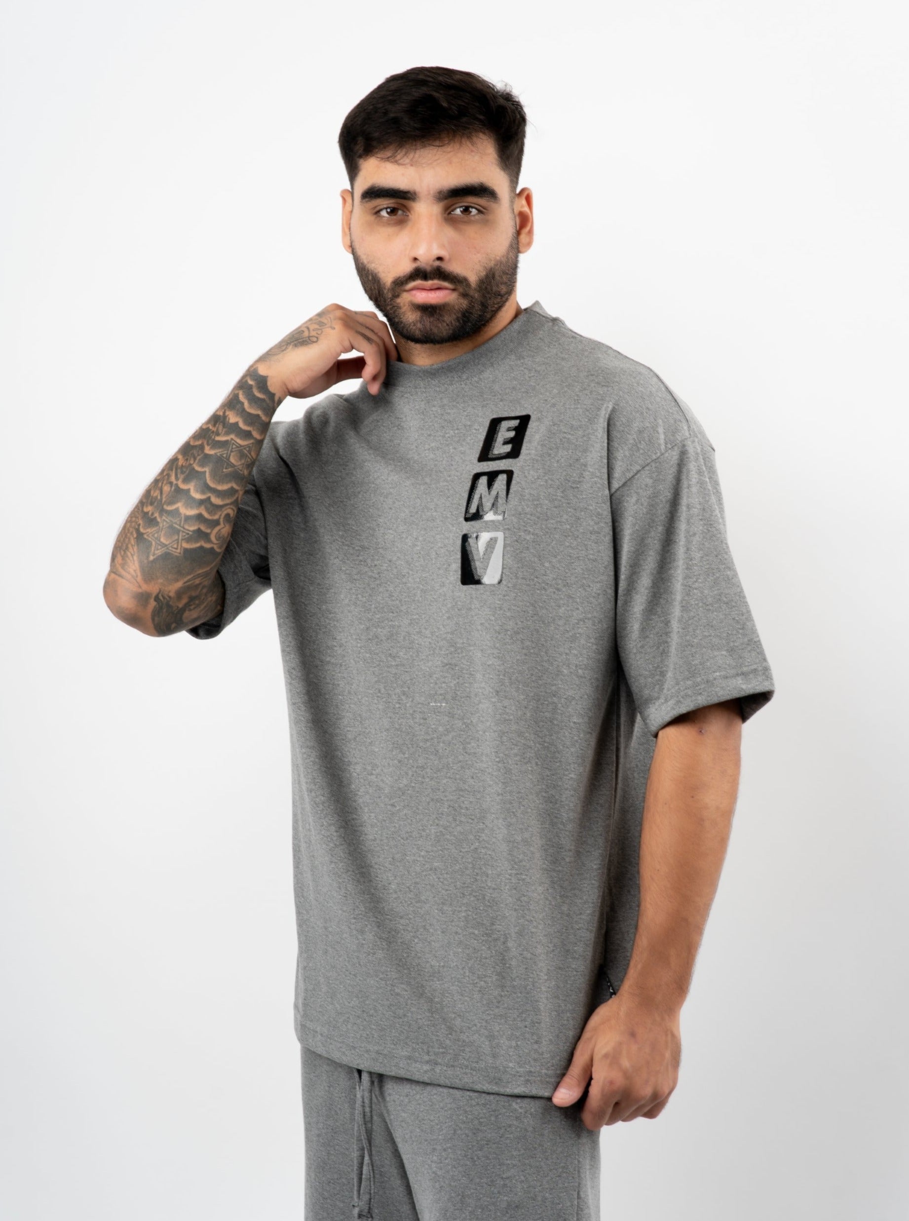 Camiseta Emive Oversized Quads Cinza