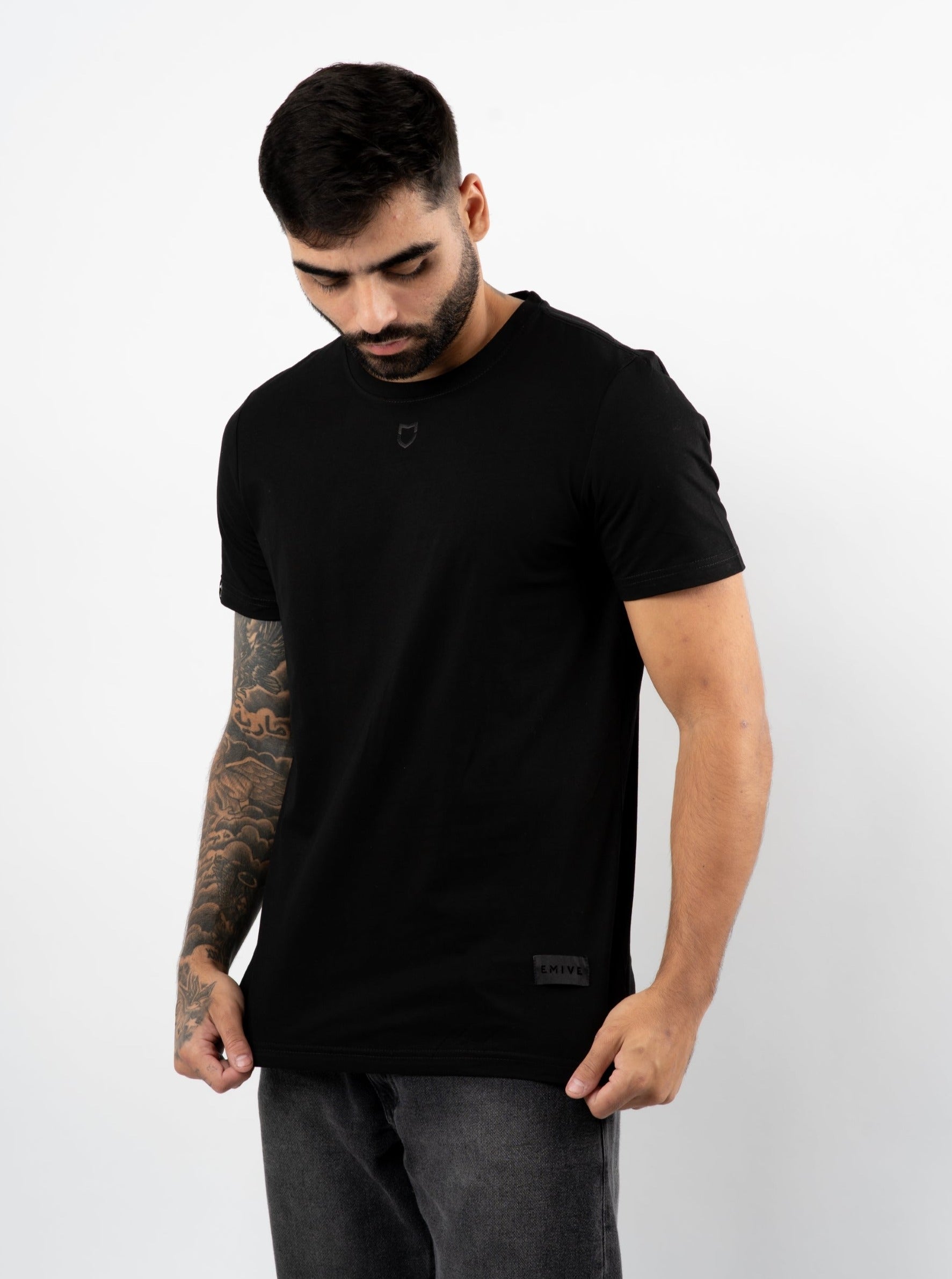 Camiseta Emive Regular Neck Preto