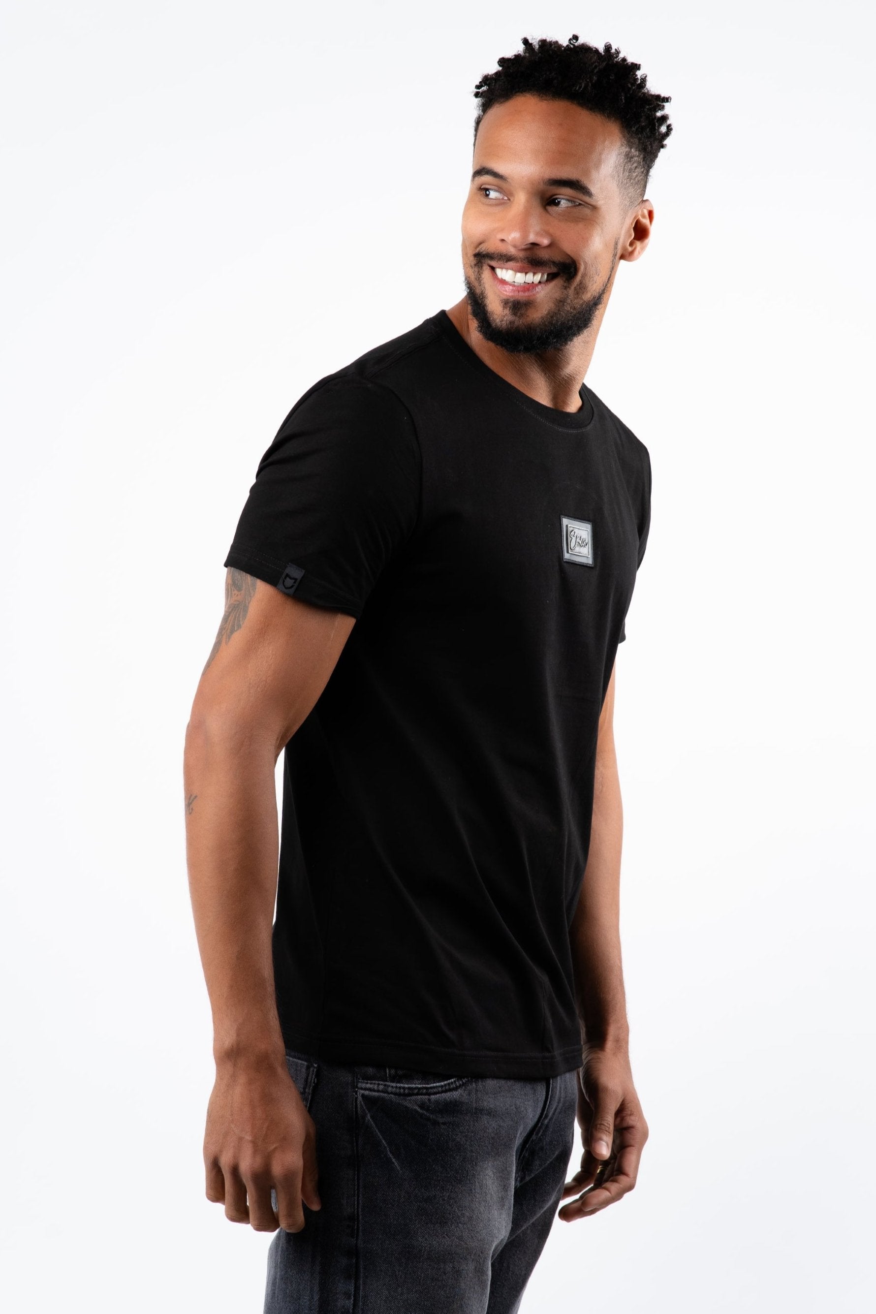 Camiseta Emive Regular Plec Preto