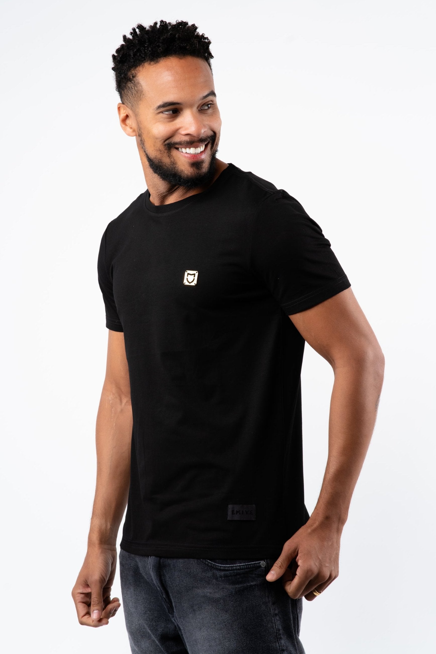 Camiseta Emive Regular Gold Preto