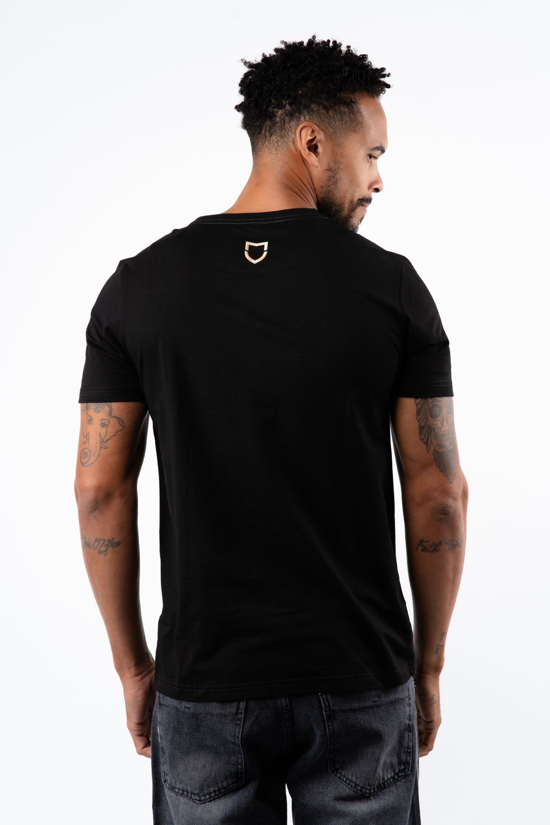 Camiseta Emive Regular Gold Preto