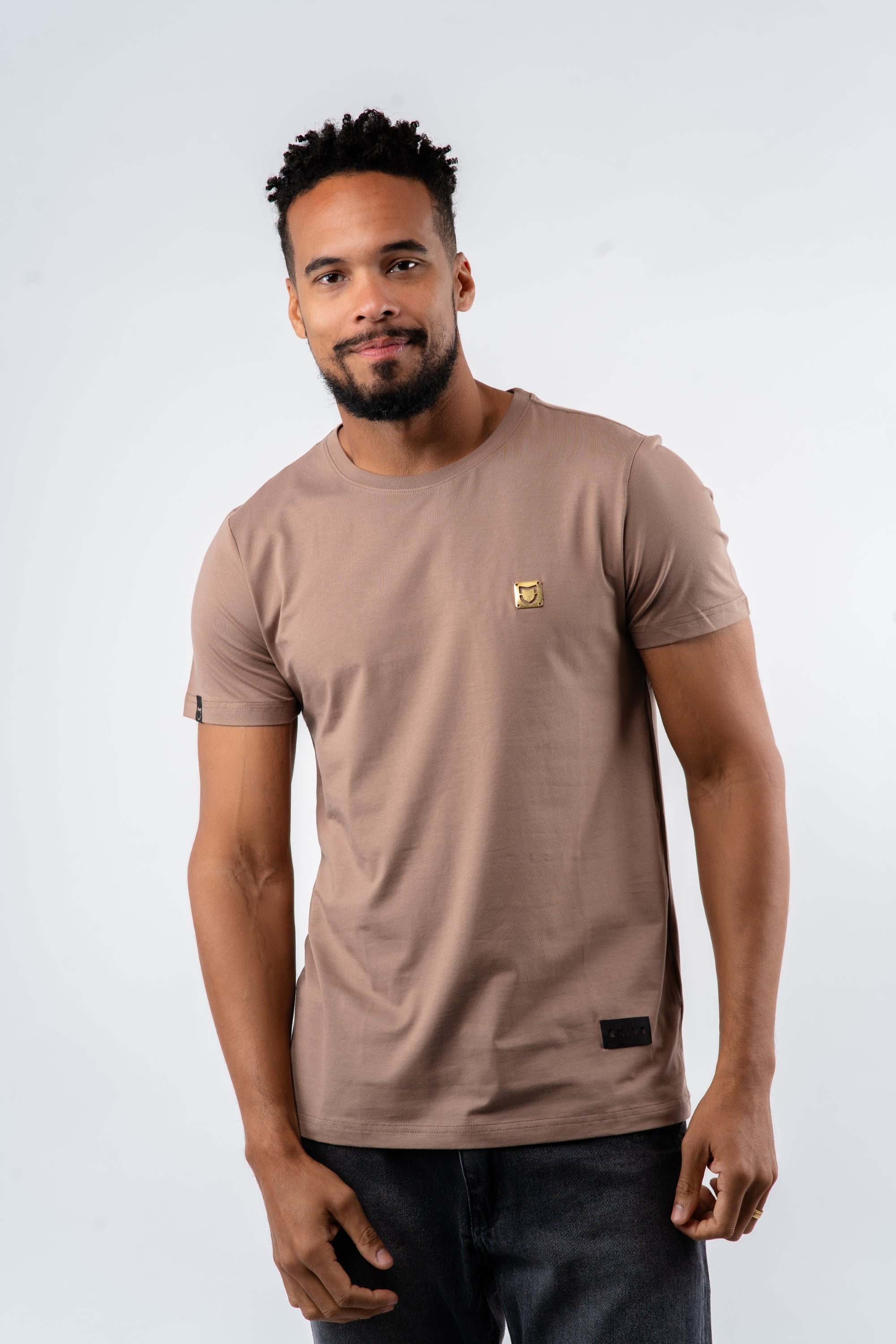 Camiseta Emive Regular Gold Marrom