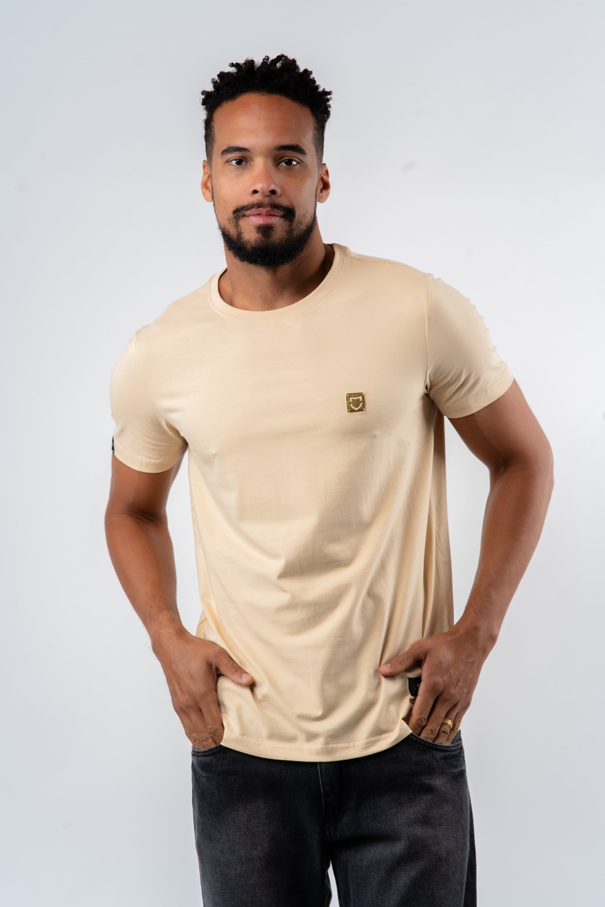 Camiseta Emive Regular Gold Bege