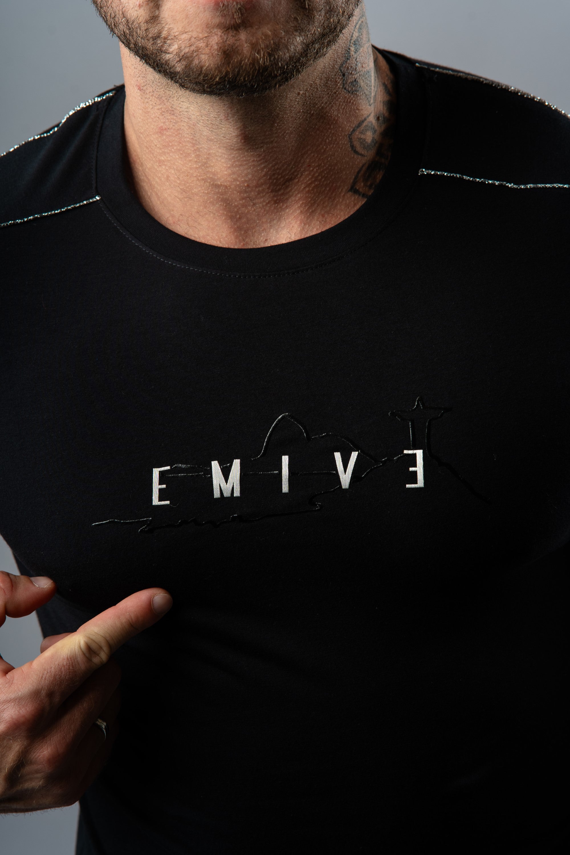 Camiseta Emive Long Rio Preto*