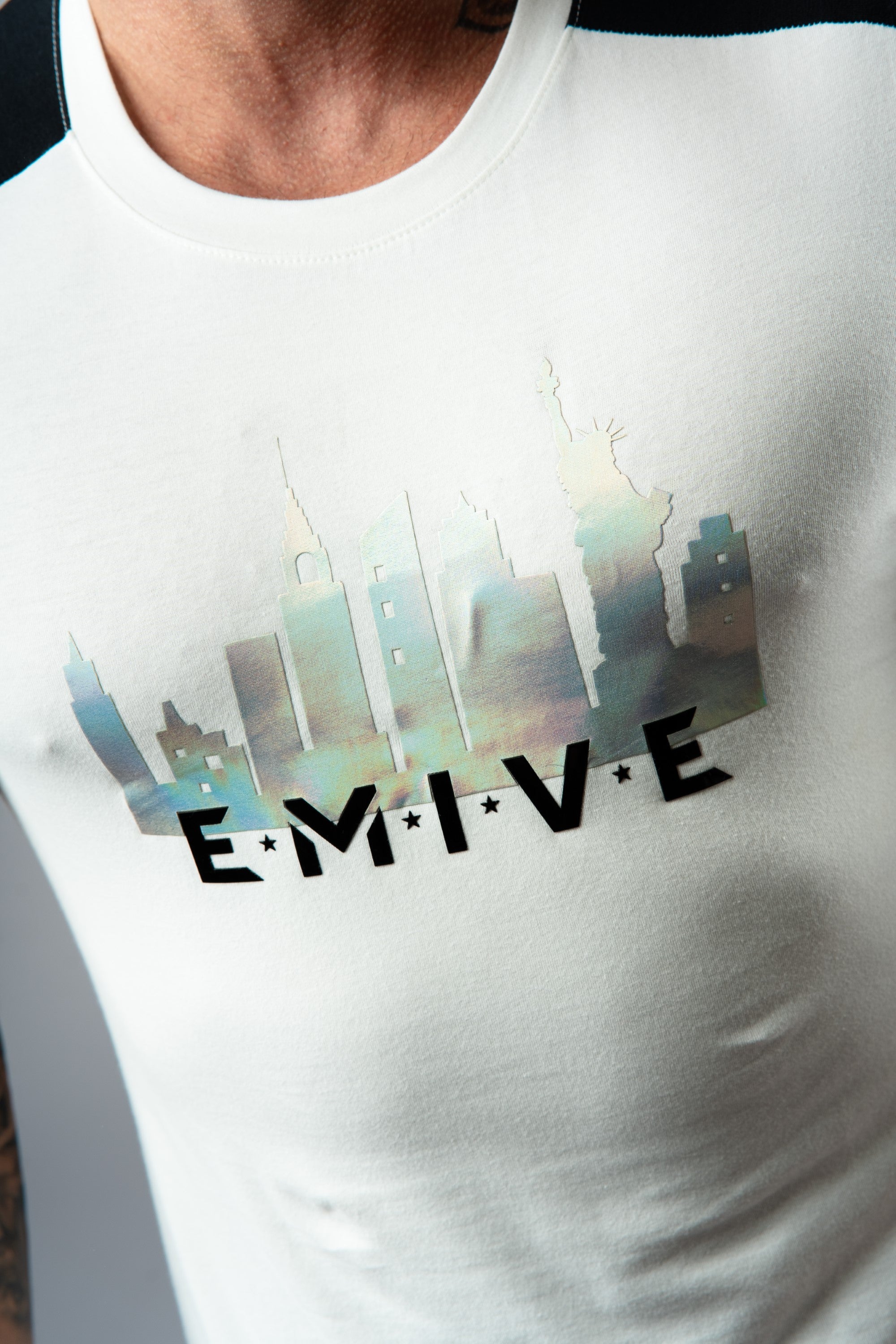 Camiseta Emive Long New York Off White*