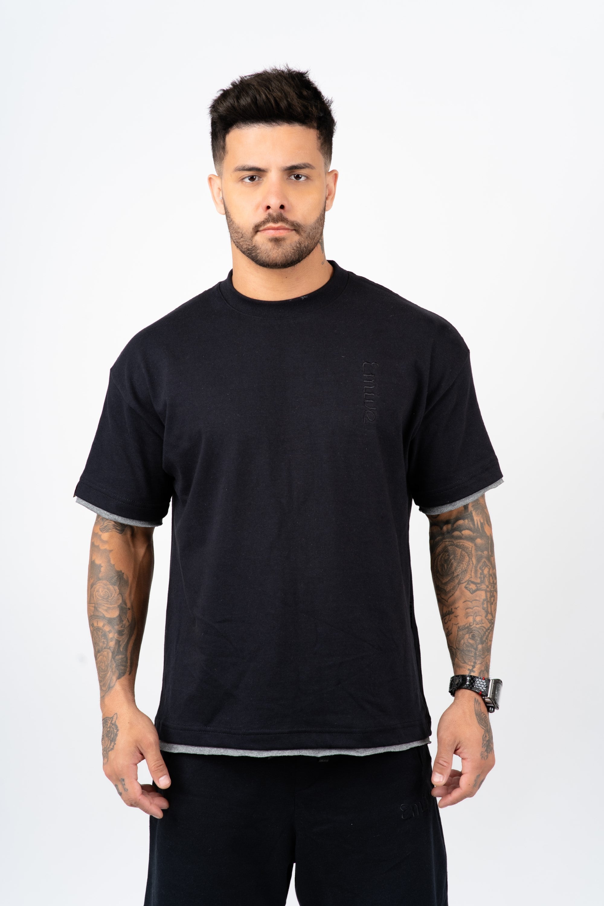Camiseta Emive Oversized Arabian Preto