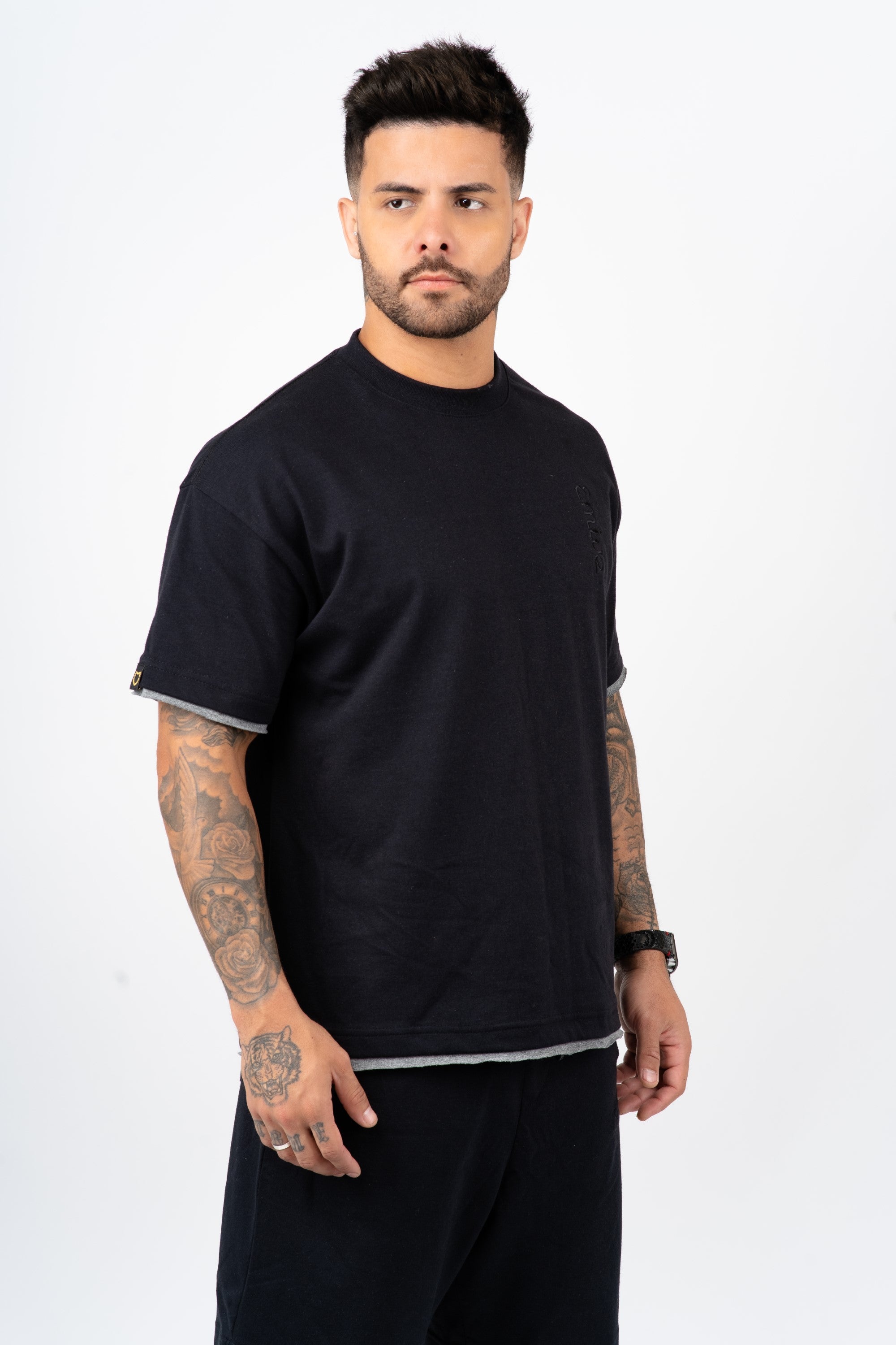Camiseta Emive Oversized Arabian Preto