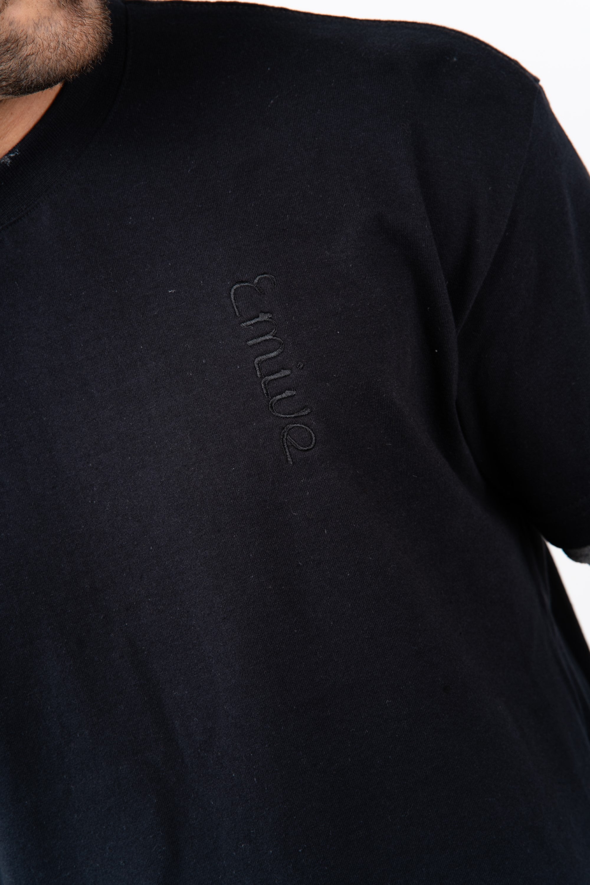 Camiseta Emive Oversized Arabian Preto
