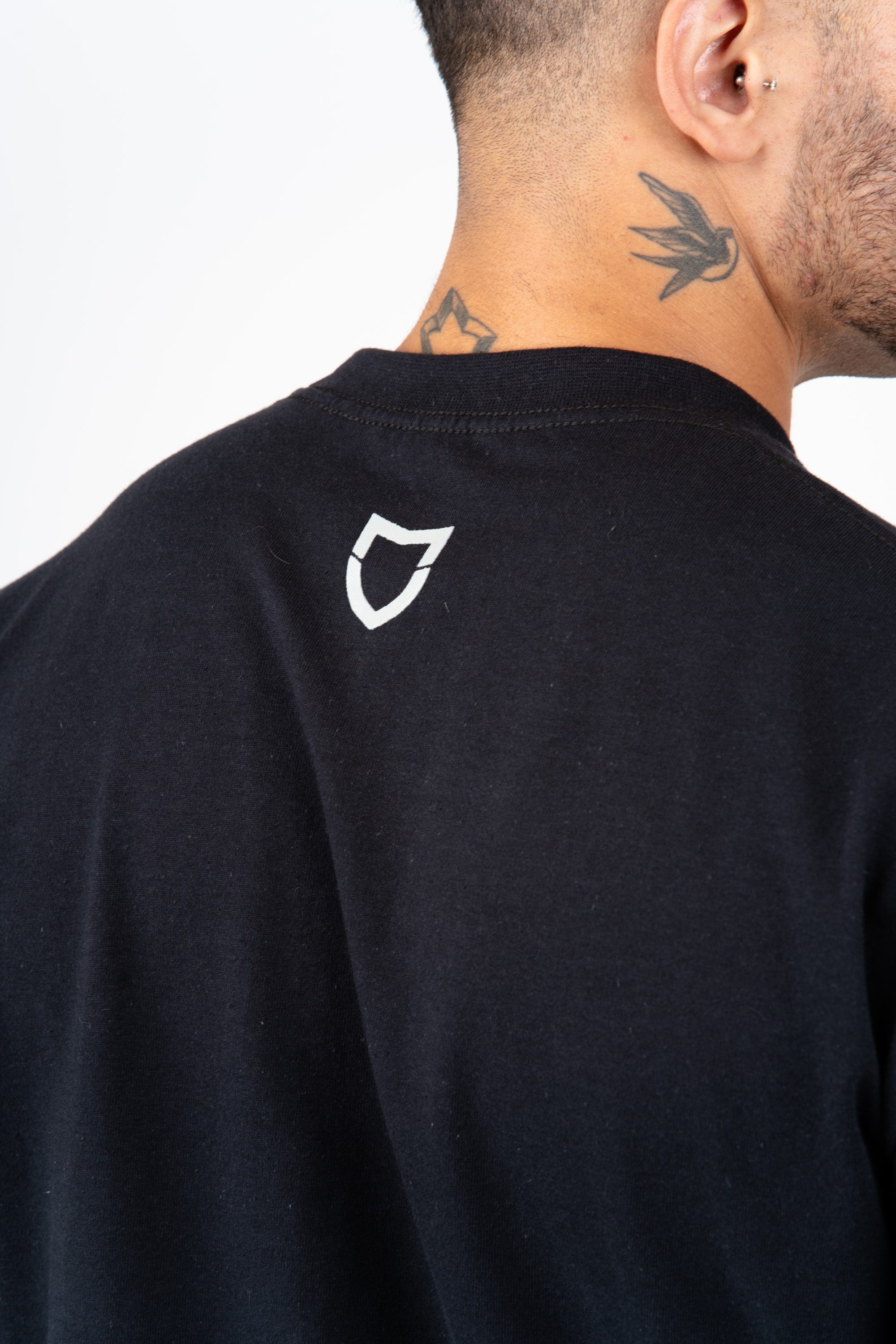 Camiseta Emive Oversized Arabian Preto