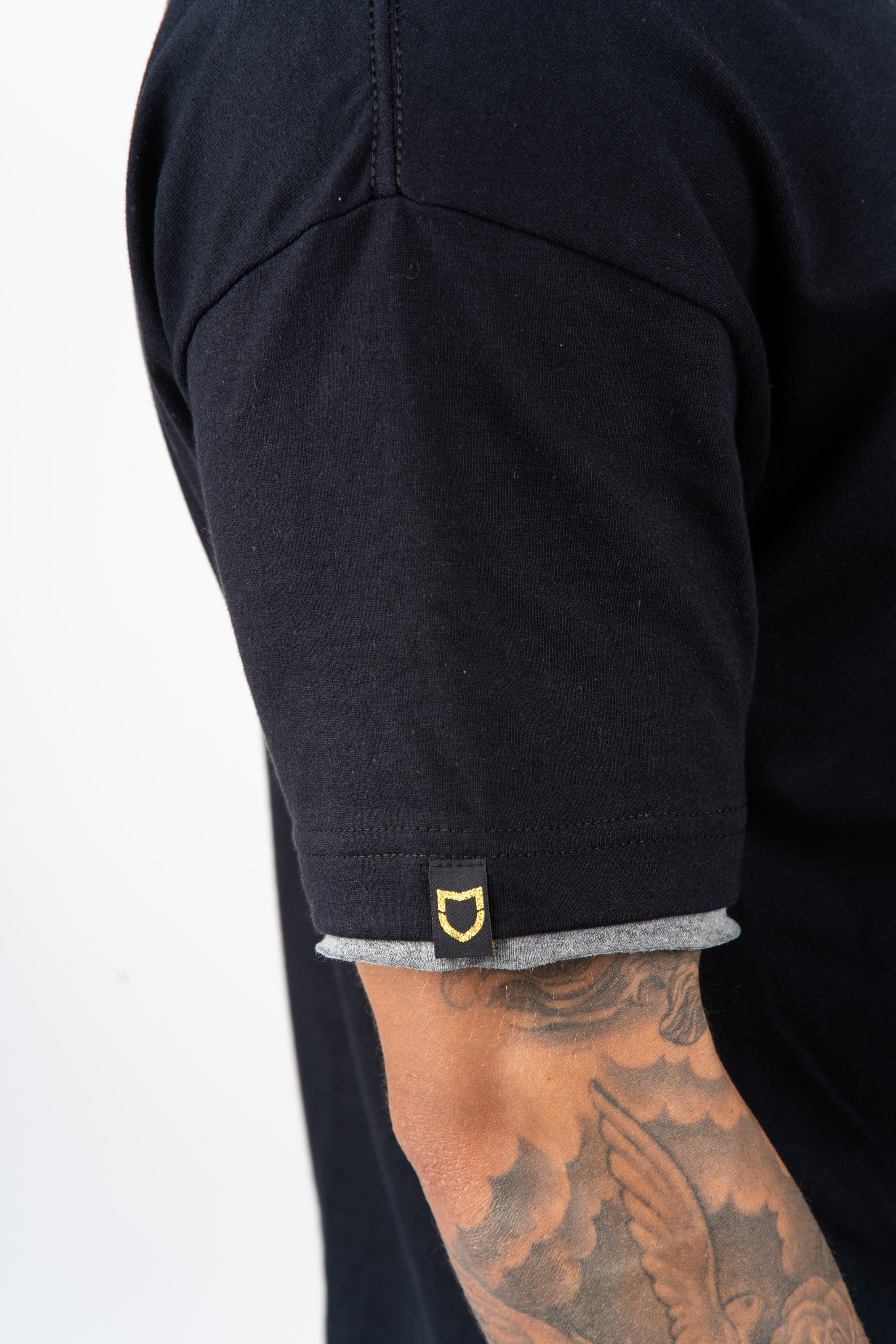 Camiseta Emive Oversized Arabian Preto