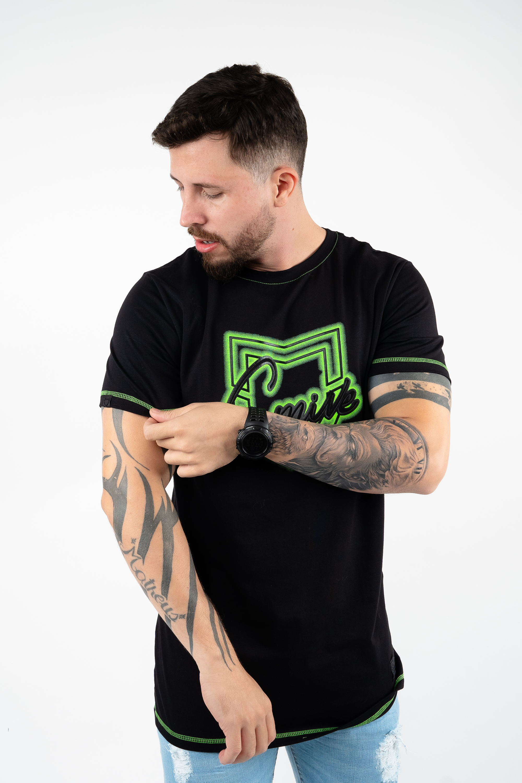 Camiseta Emive Long Neon Preto