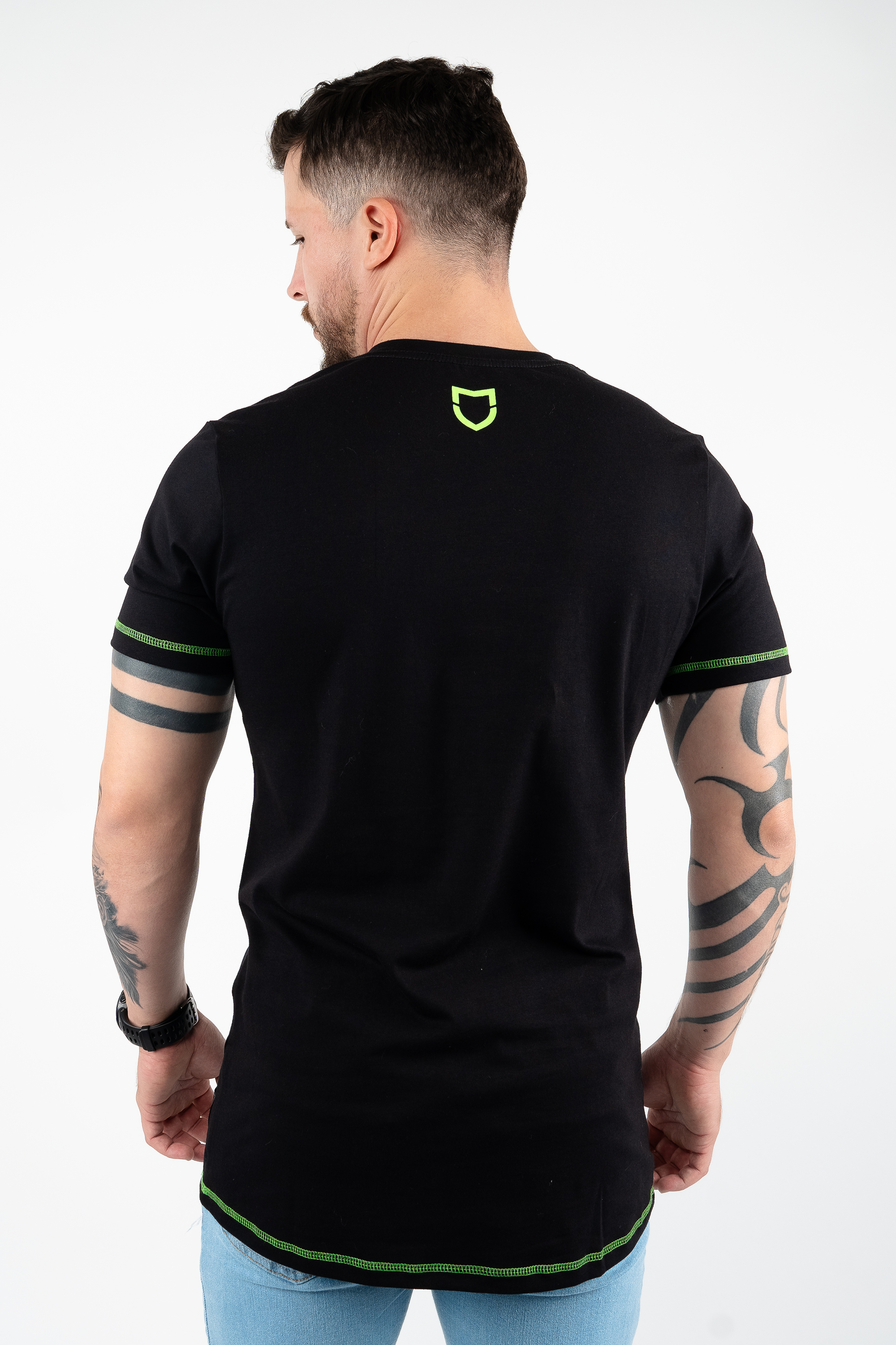 Camiseta Emive Long Neon Preto