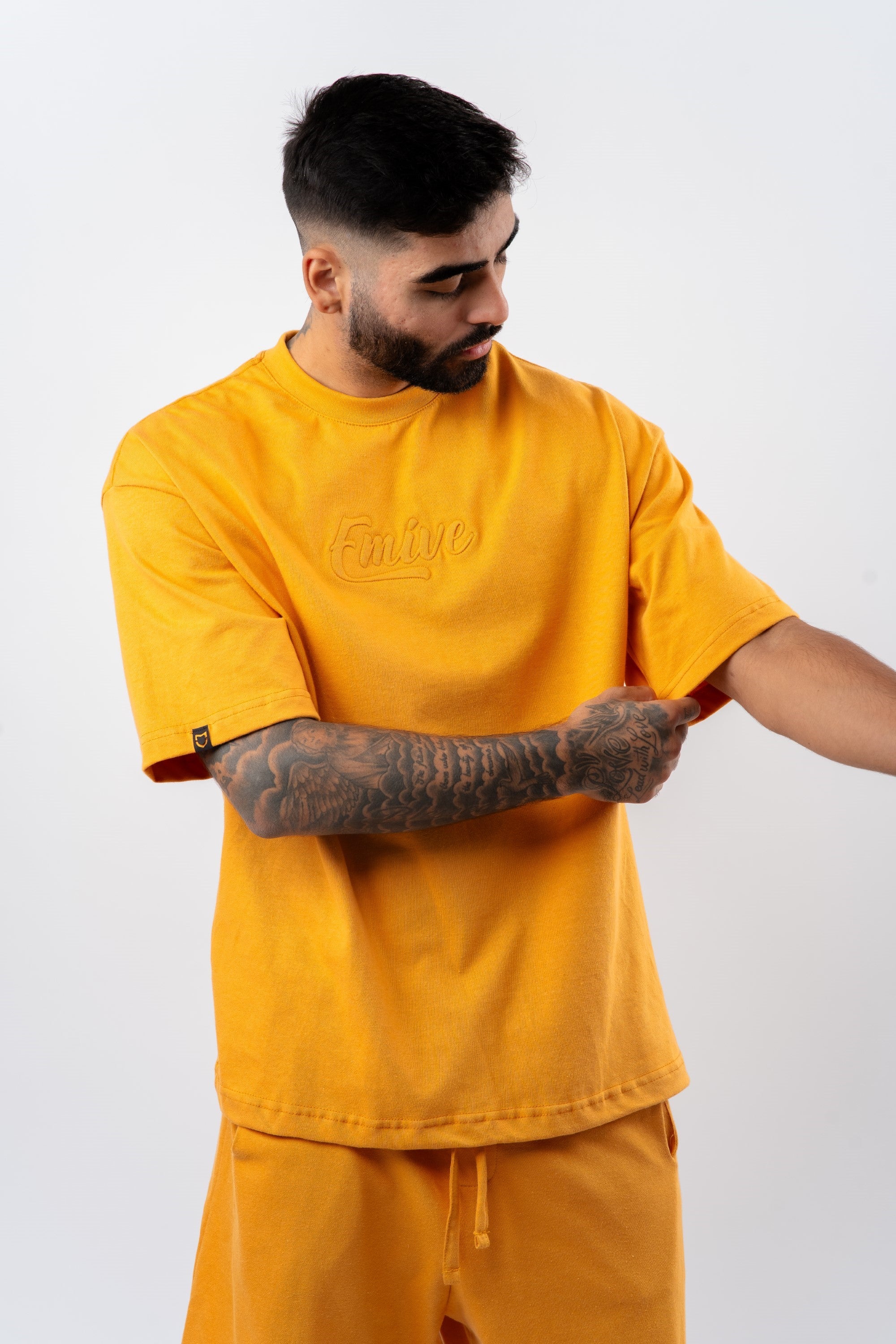 Camiseta Emive Oversized Dijon Mostarda