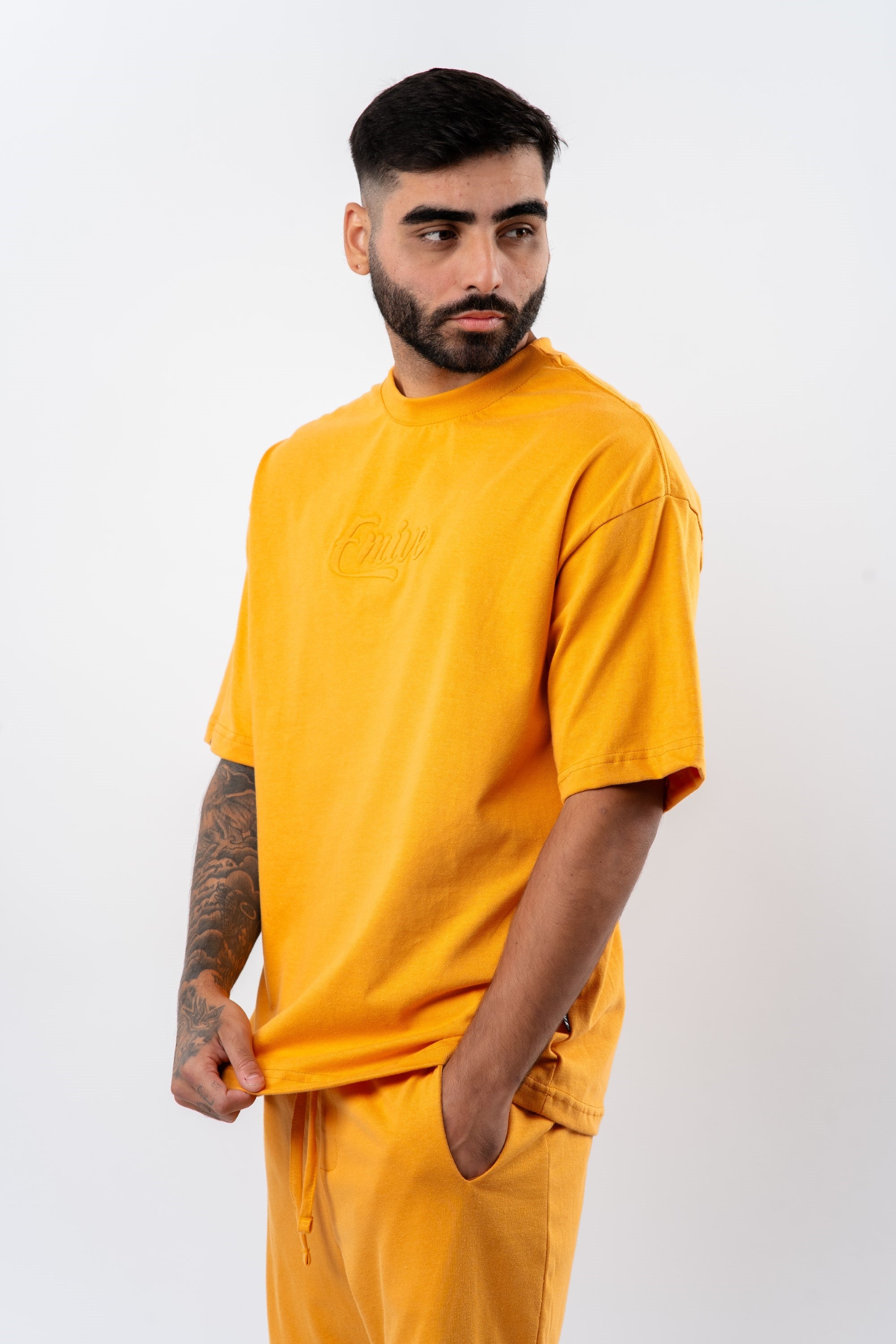 Camiseta Emive Oversized Dijon Mostarda