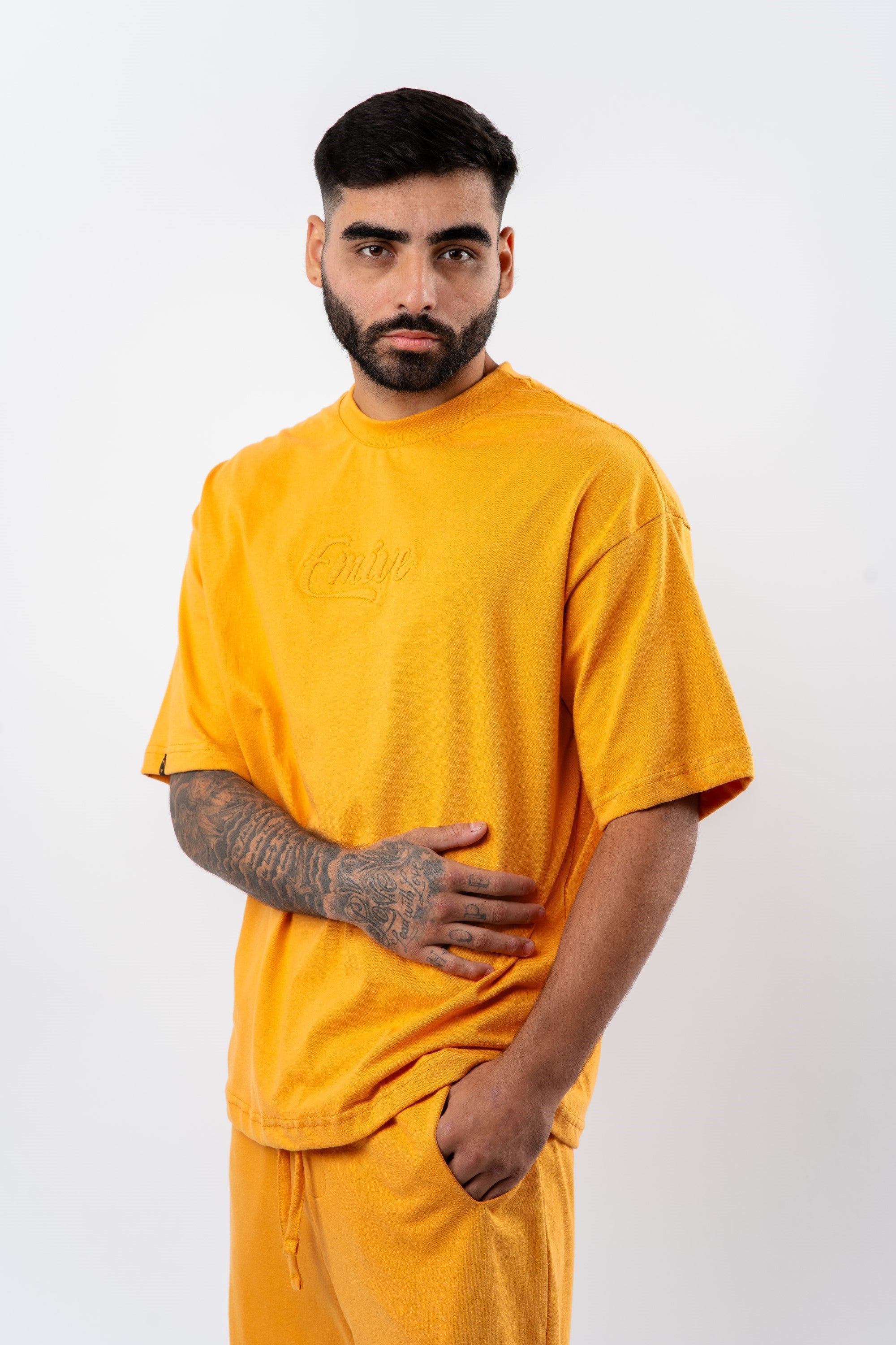 Camiseta Emive Oversized Dijon Mostarda