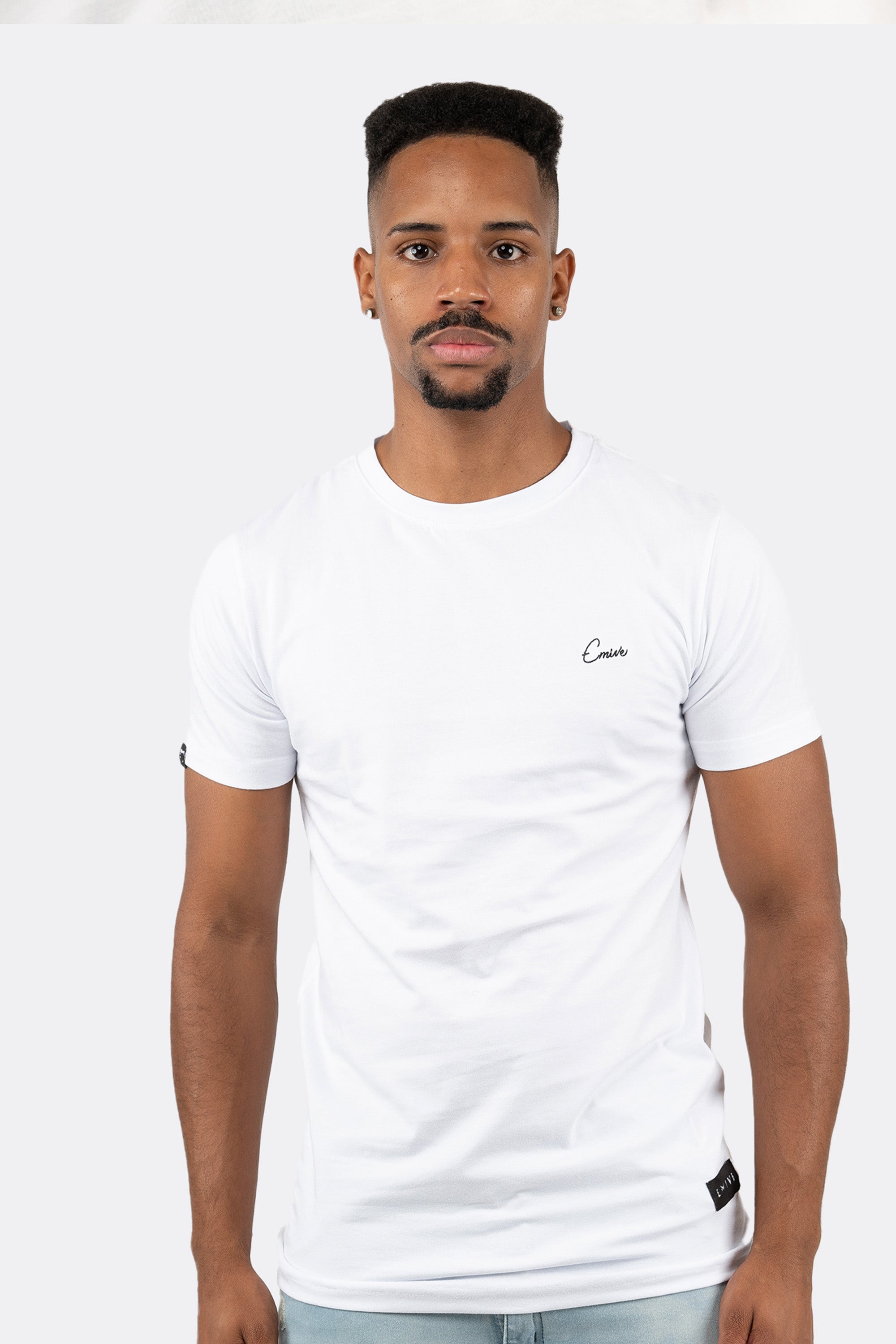 Camiseta Emive Long Script Branco