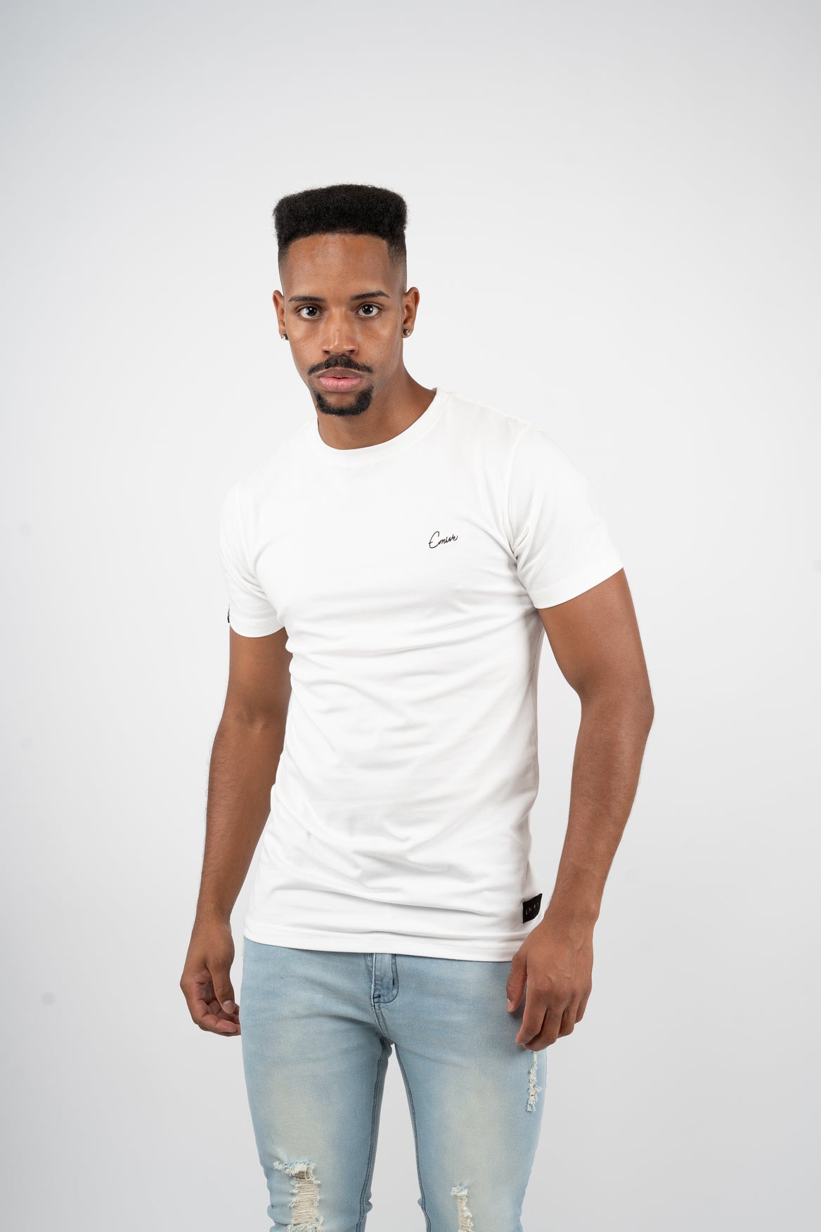 Camiseta Emive Long Script Off White