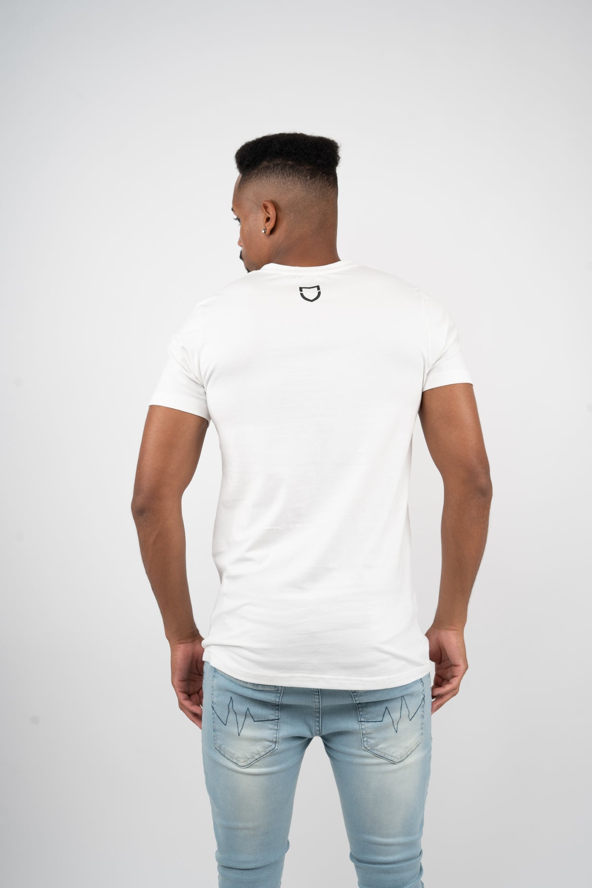 Camiseta Emive Long Script Off White