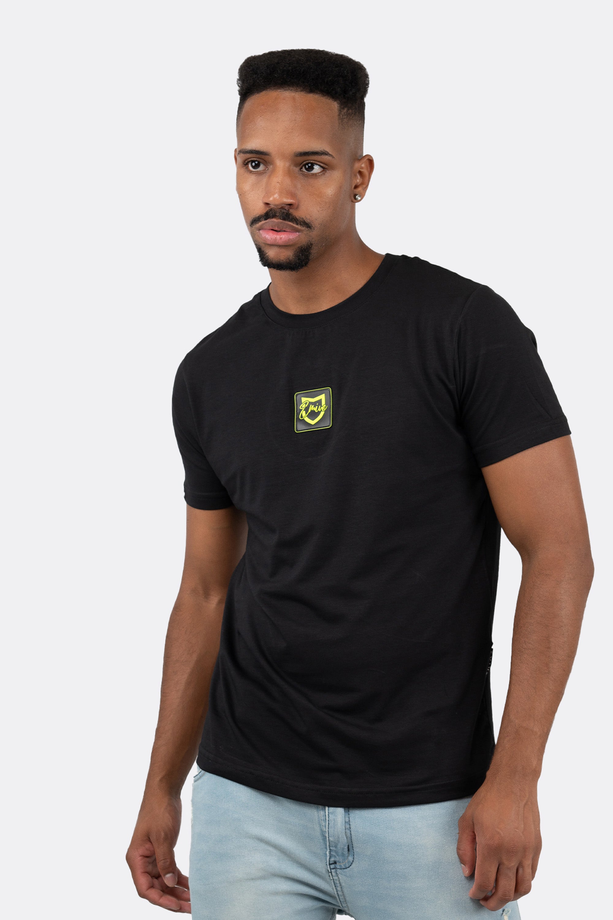 Camiseta Emive Regular Shield Preto