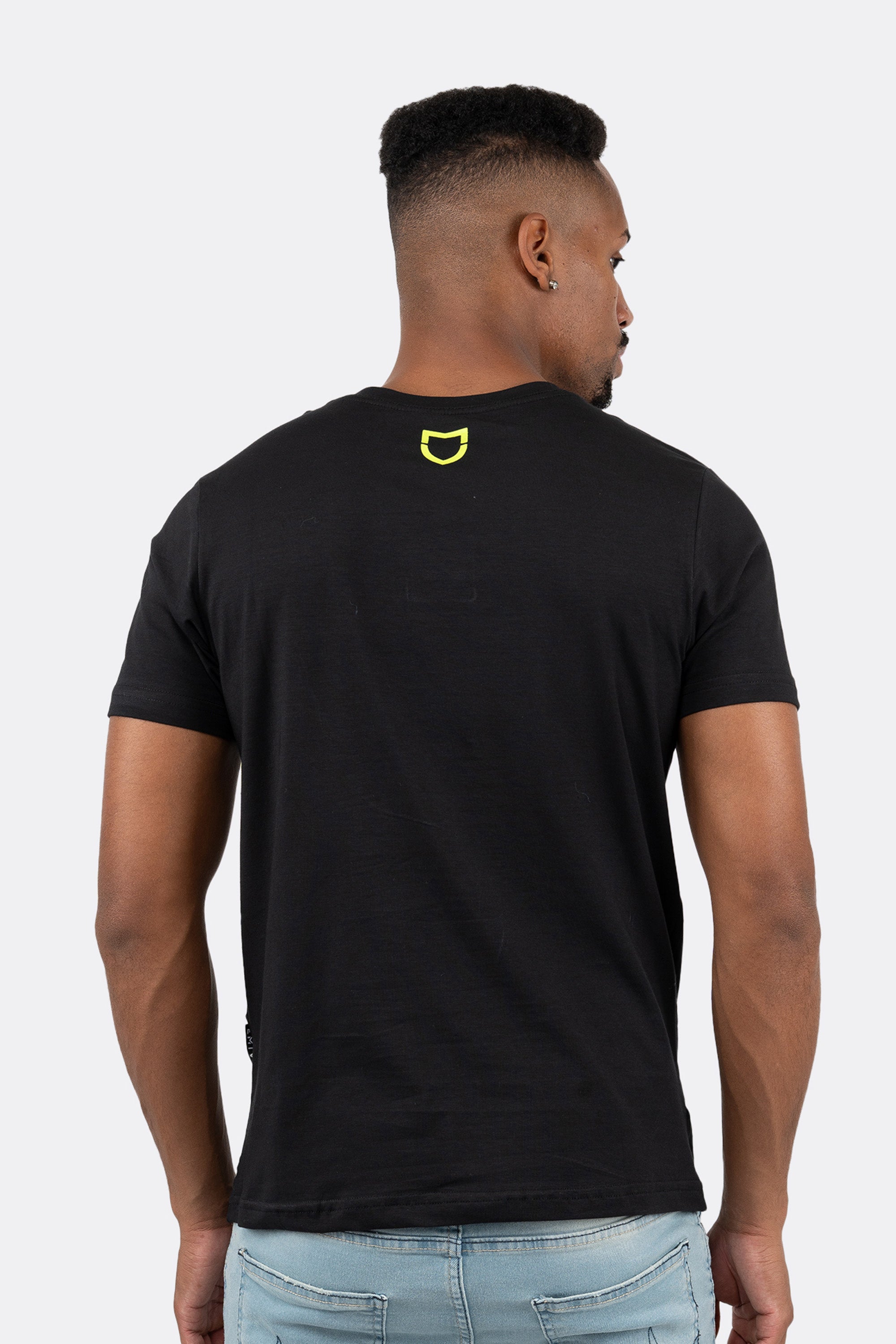 Camiseta Emive Regular Shield Preto